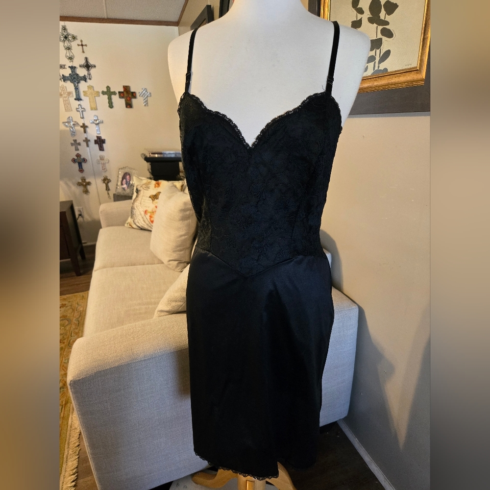 Vanity Fair. Slip.    299